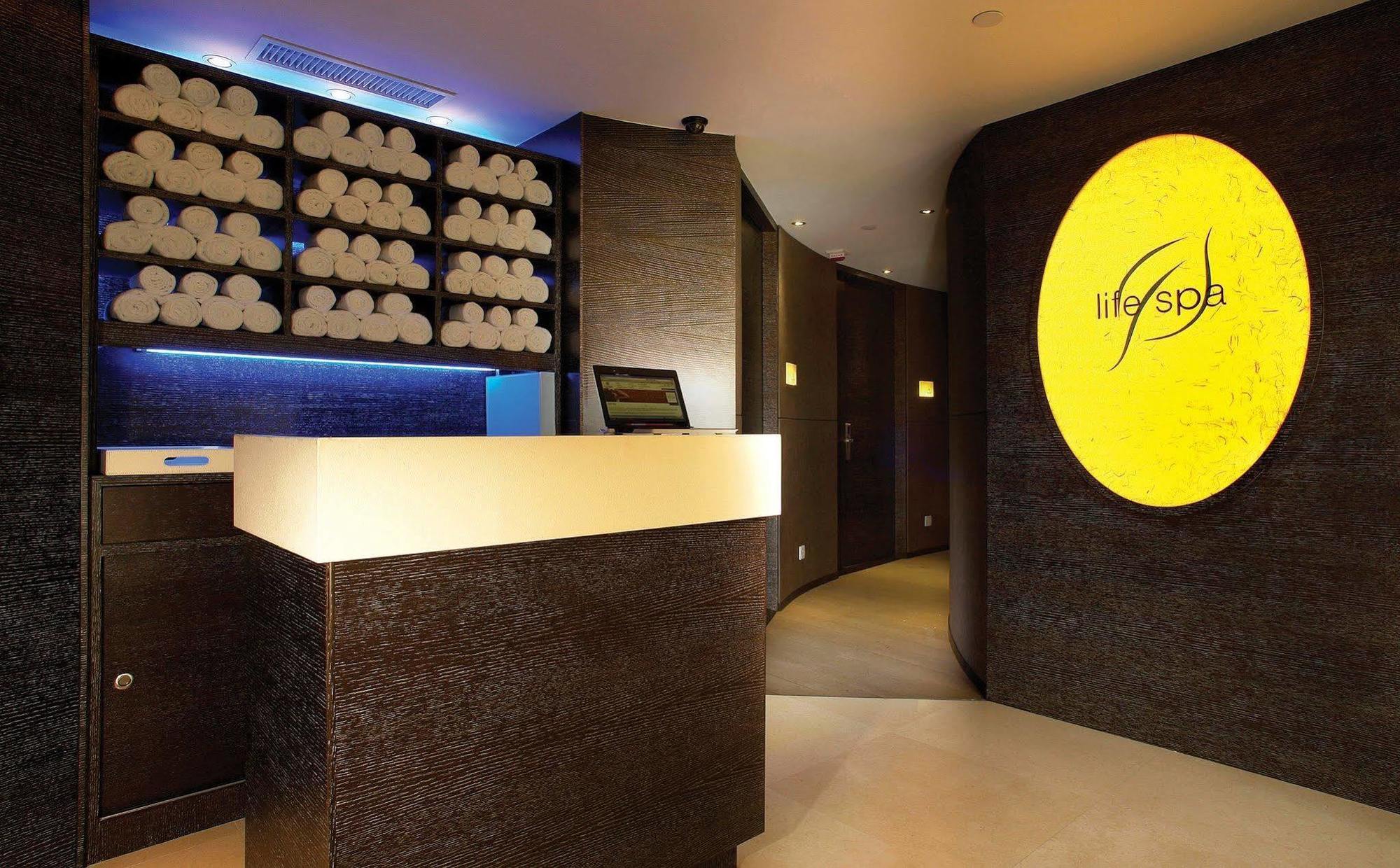 Empire Hotel Causeway Bay Hongkong Buitenkant foto